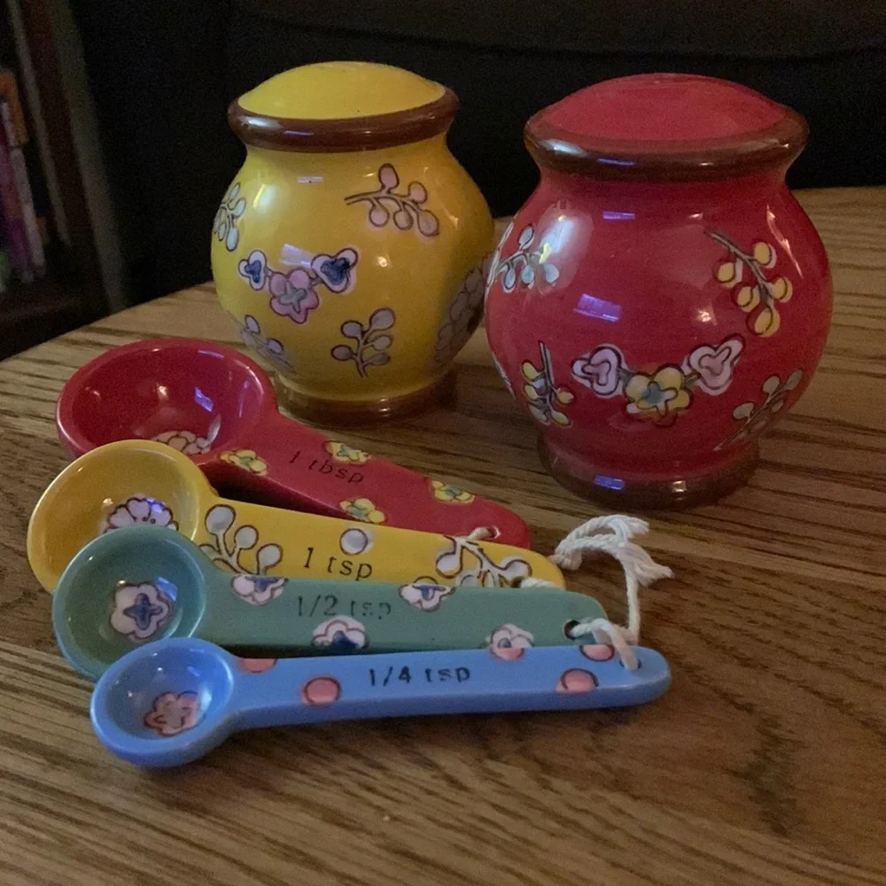 Pier 1 Shaker and Measuring Spoon Ceramic Set